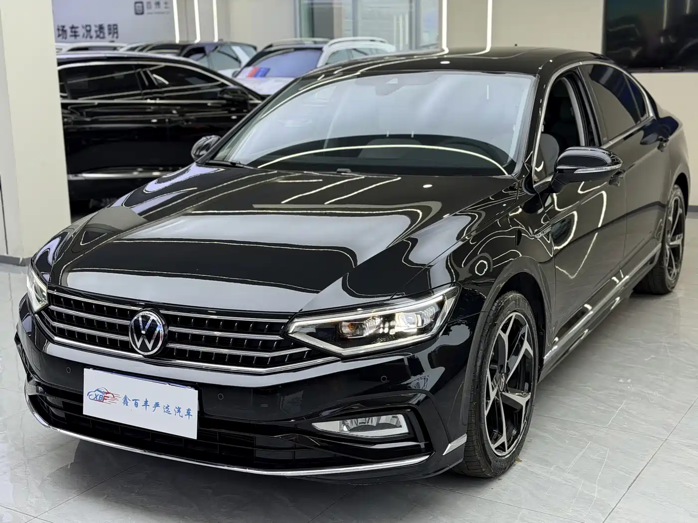 迈腾 2024款 200万辆众享款 330TSI DSG豪华型 2024
