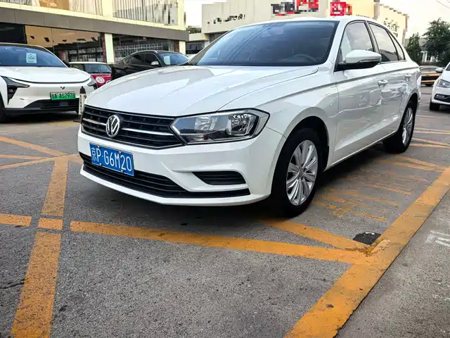 VOLKSWAGEN BORA 2020
