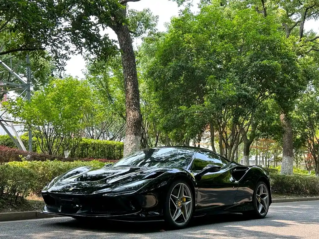 Ferrari F8 2022