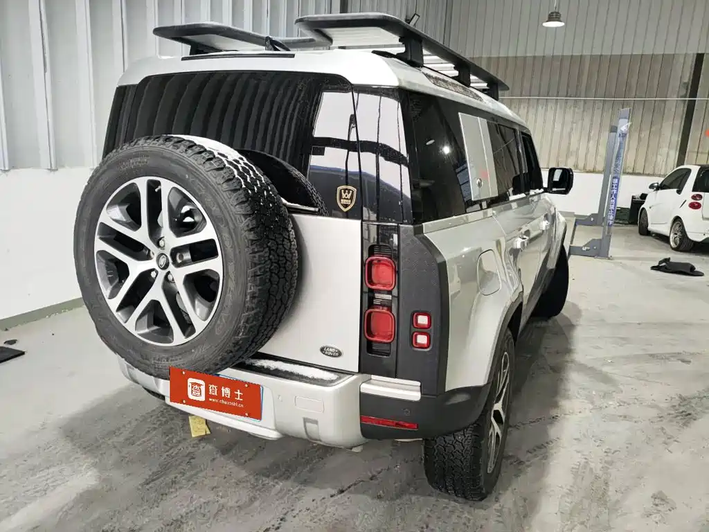 LAND ROVER DEFENDER