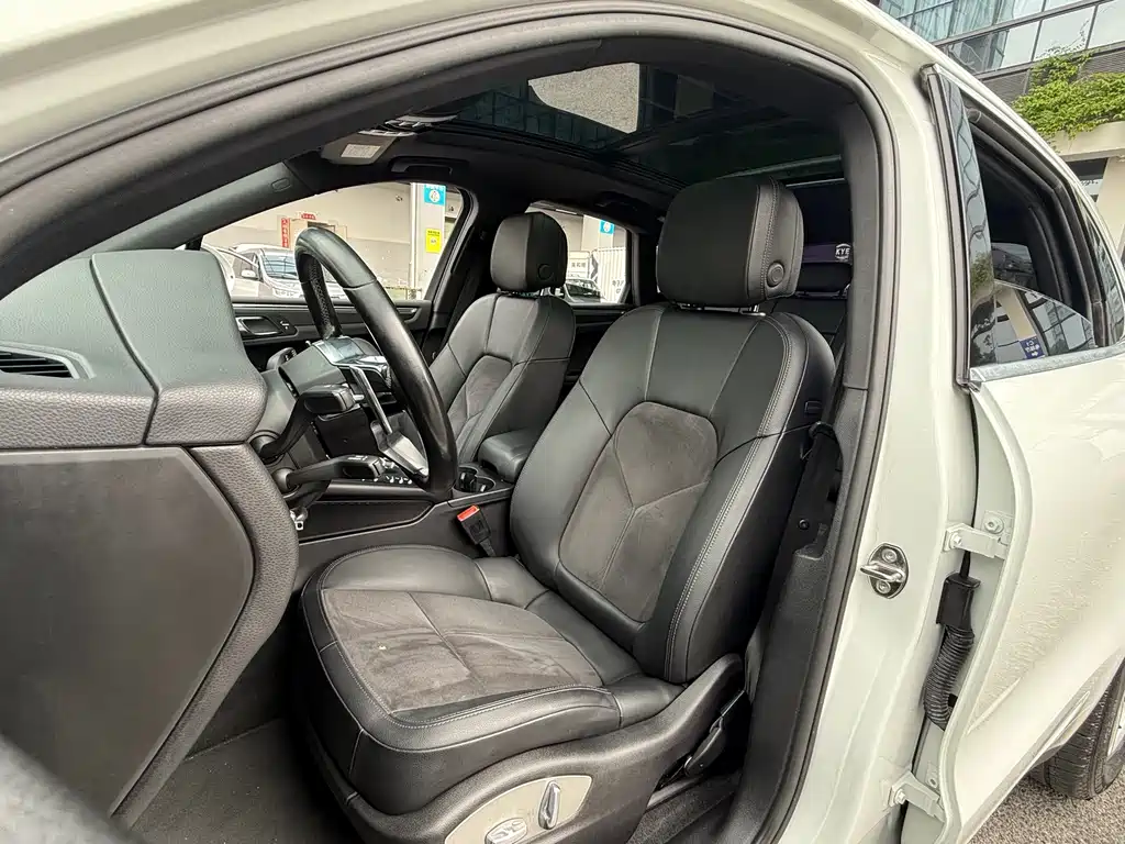 Porsche Macan — миниатюра 17