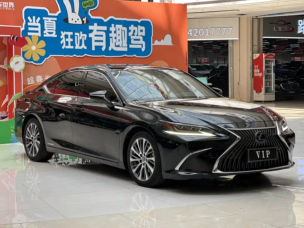 Lexus ES 2018 300h Premium V
