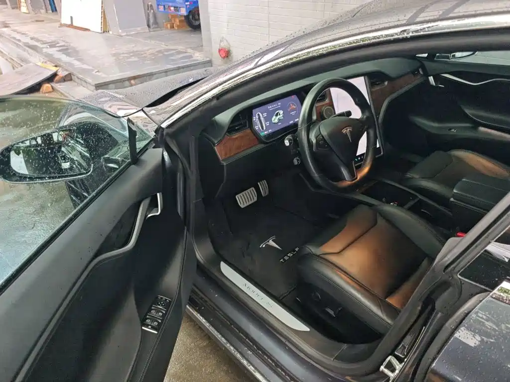Tesla Model S — миниатюра 14