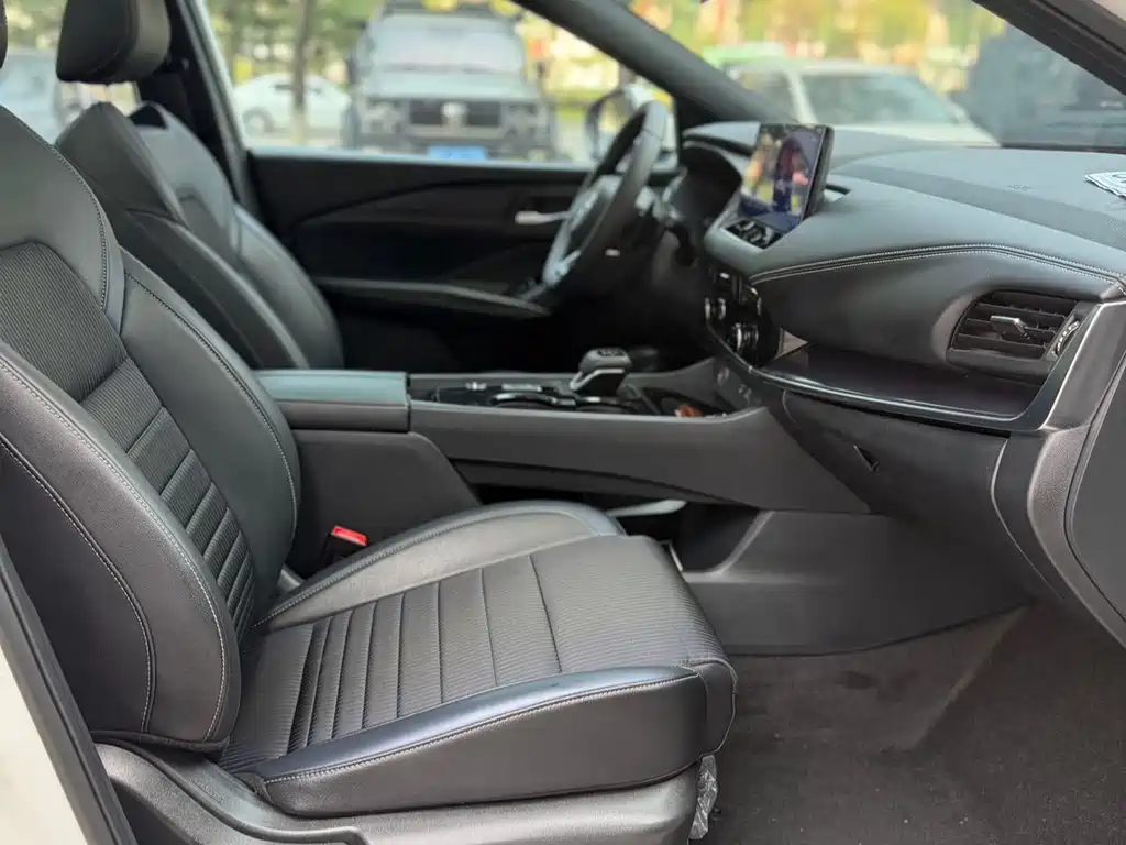 Nissan Qashqai — миниатюра 13
