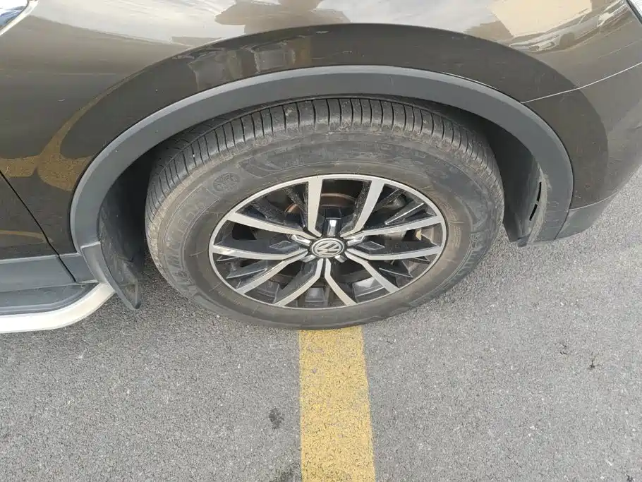 Volkswagen Tiguan L — миниатюра 6