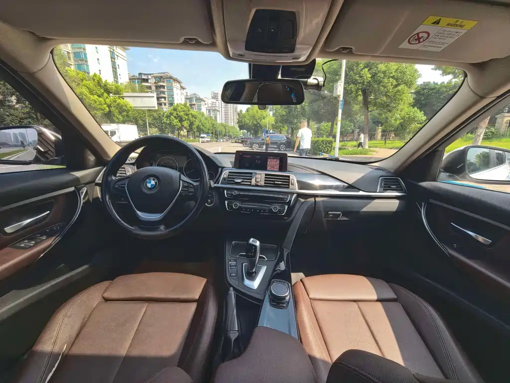 BMW 3 Series — миниатюра 6