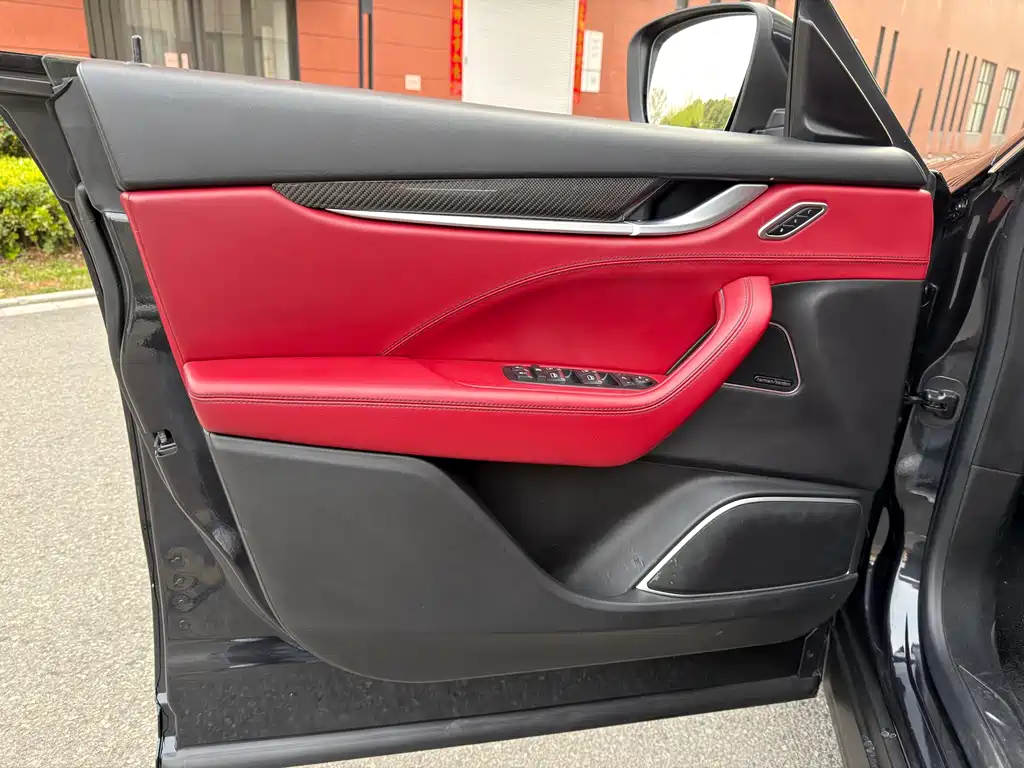 Maserati Levante — миниатюра 16
