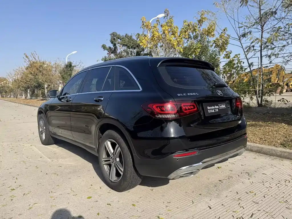 MERCEDES-BENZ GLC