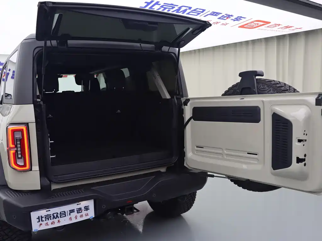 Ford Bronco — миниатюра 21