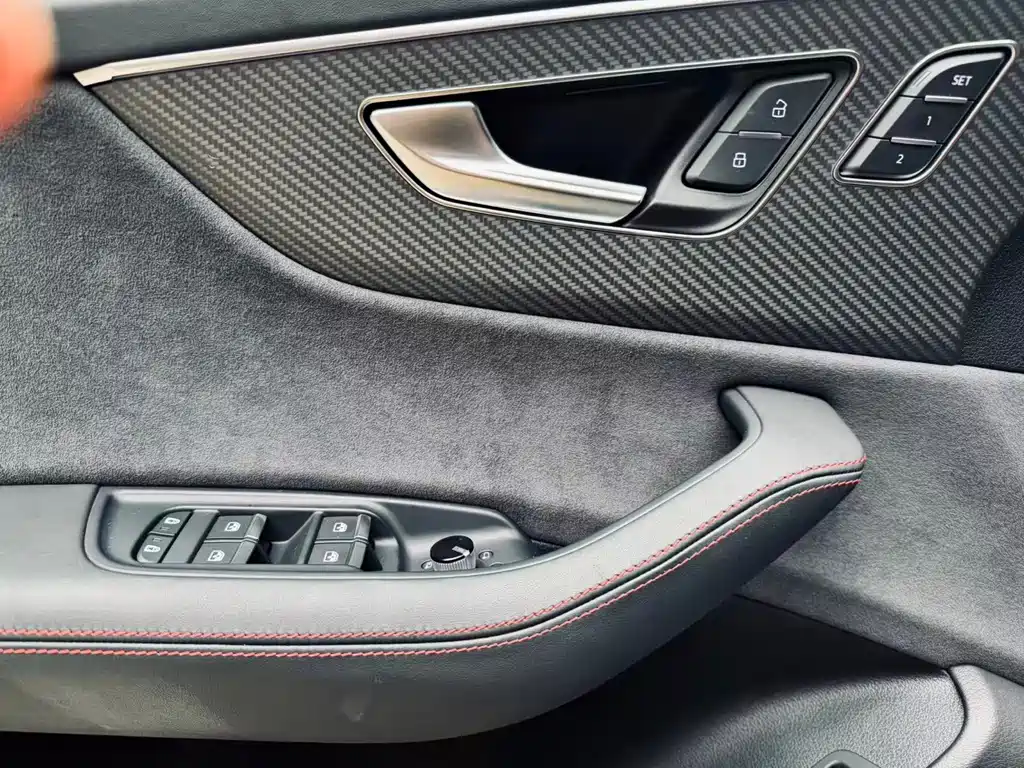 Audi RS Q8 — миниатюра 10