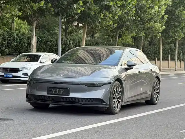 2024 Zeekr 007