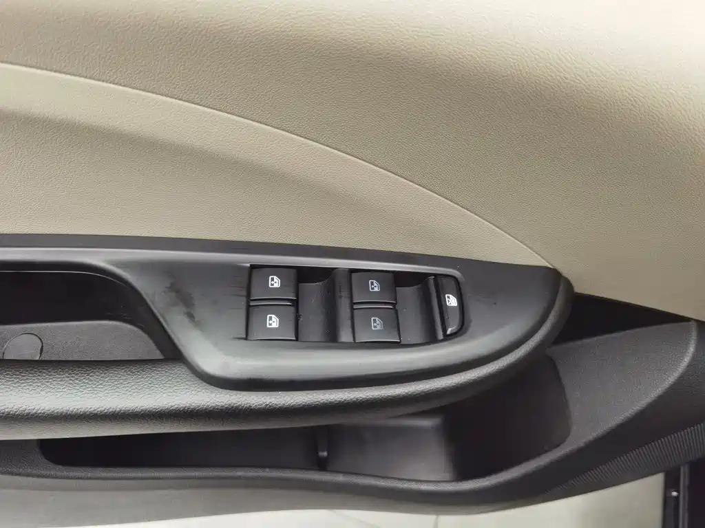 Buick Excelle — миниатюра 9