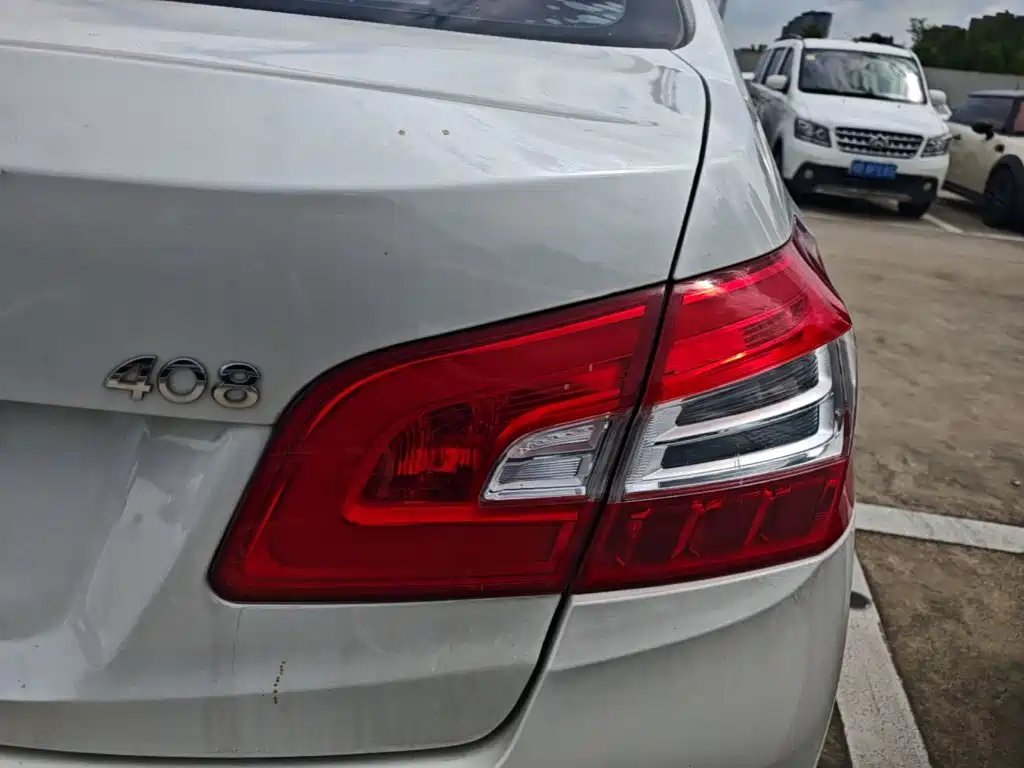 Peugeot 408 — миниатюра 8