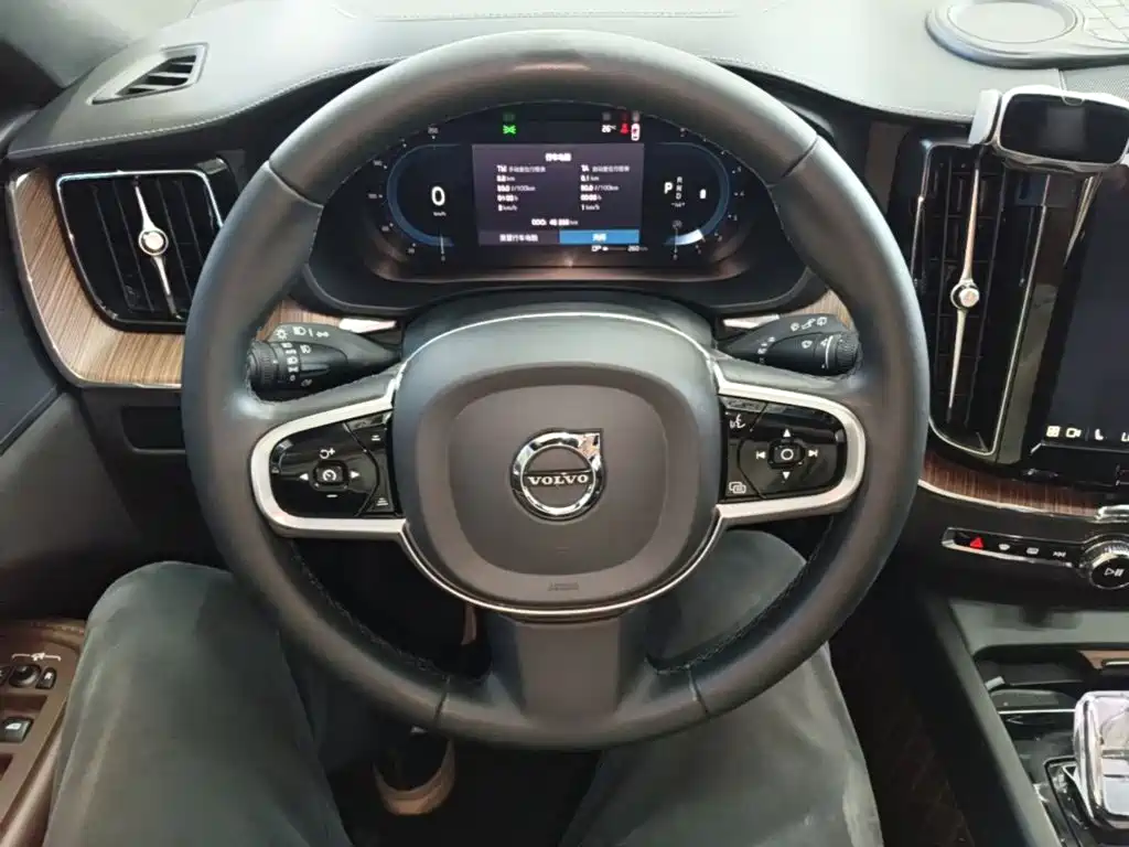 Volvo XC60 — миниатюра 11