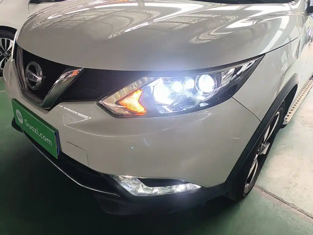 Nissan Qashqai — миниатюра 24