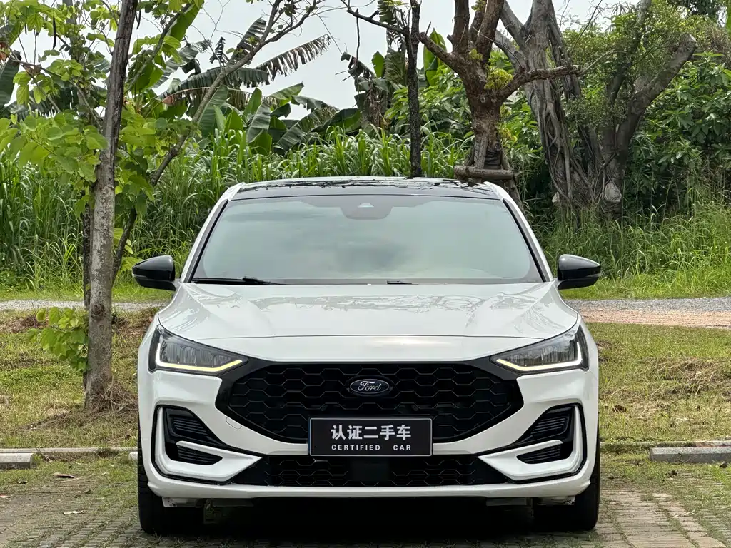 Ford Focus 2022 EcoBoost 180 AT ST Line