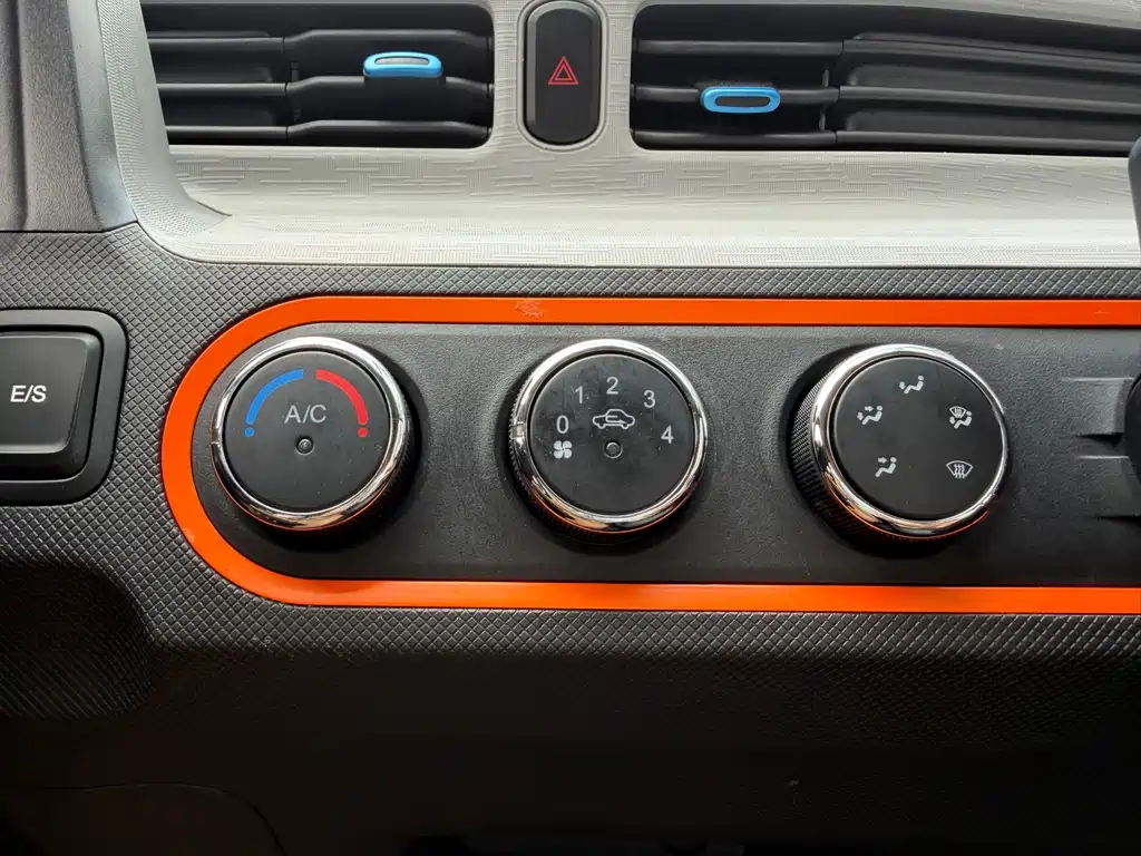 Wuling MINIEV — миниатюра 13