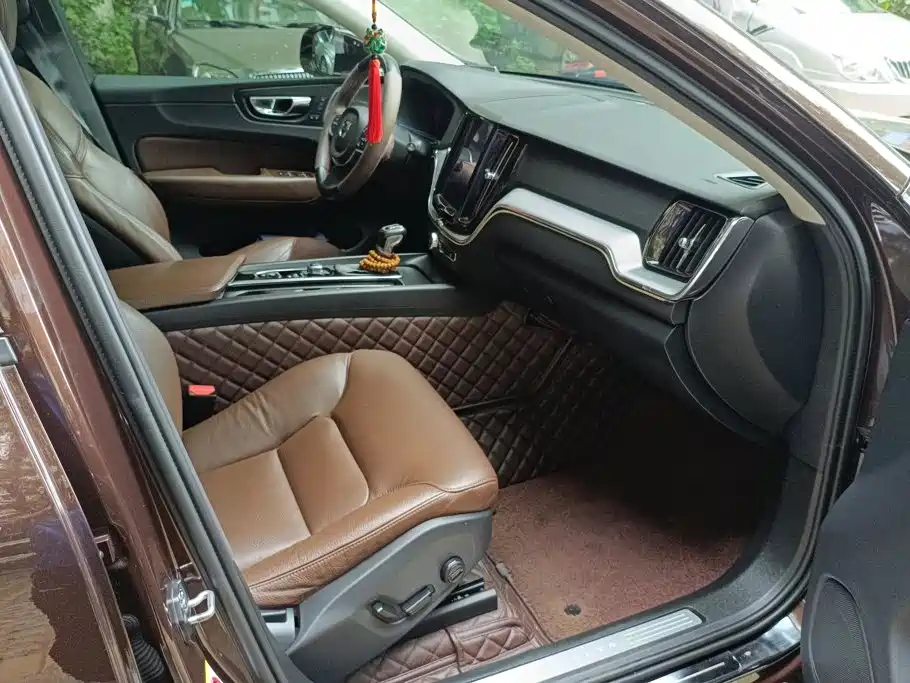 Volvo XC60 — миниатюра 8
