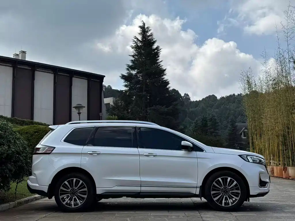 Ford Edge — миниатюра 7