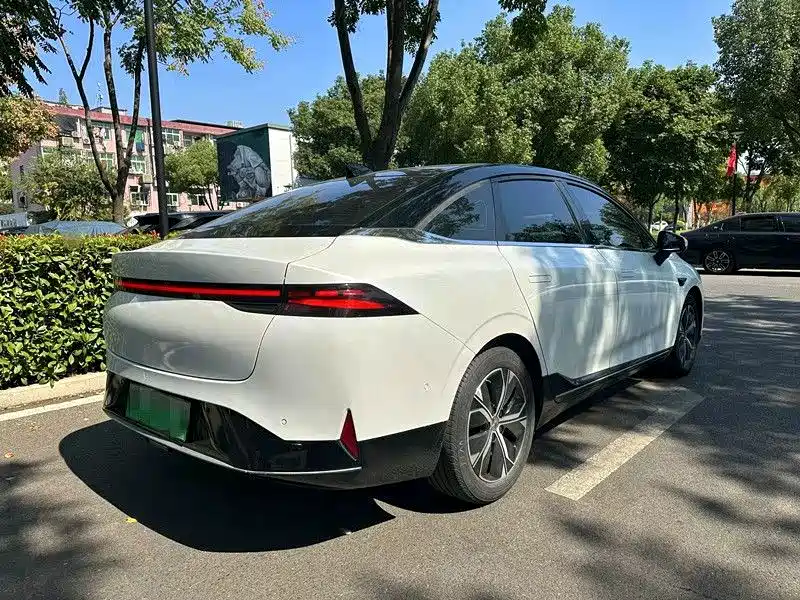 XPeng P5 — миниатюра 3