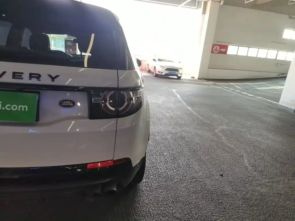 Land Rover Discovery Sport — миниатюра 8