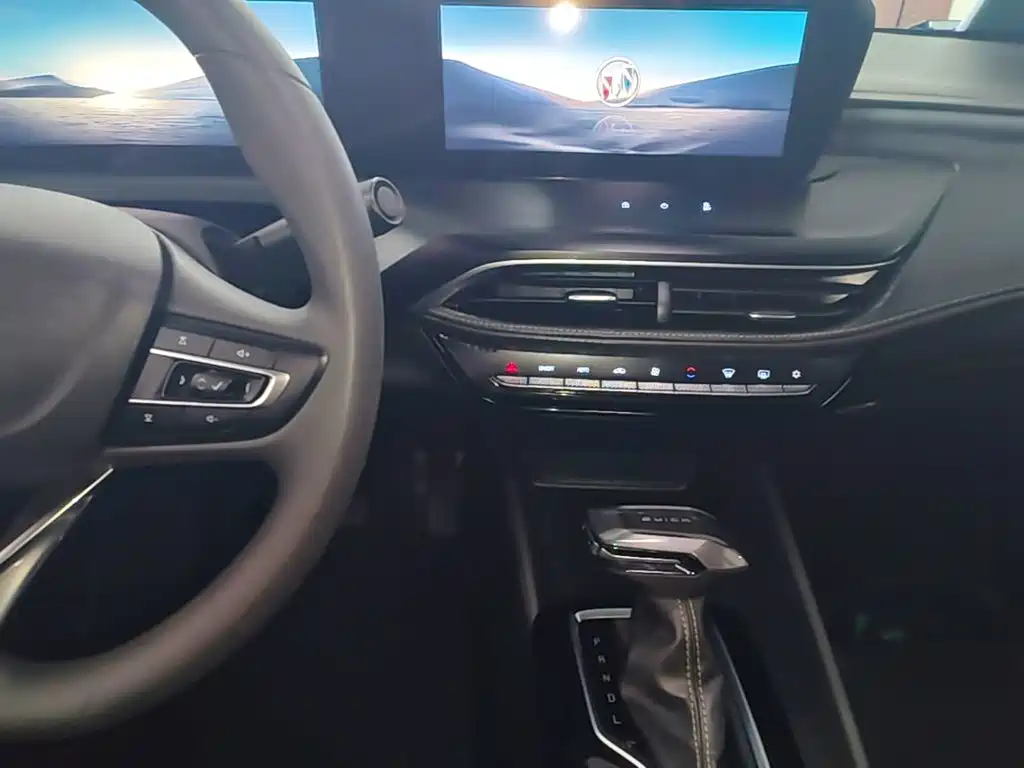 Buick Verano — миниатюра 10