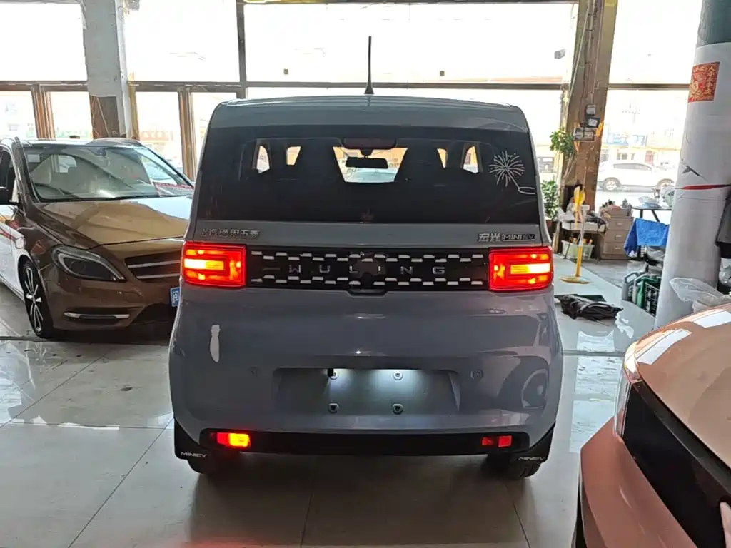 Wuling MINIEV — миниатюра 6