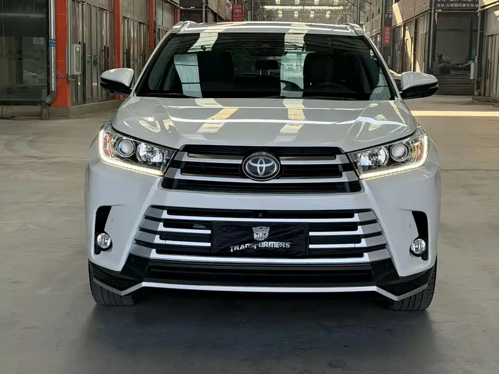 TOYOTA HIGHLANDER