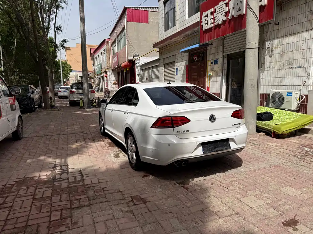 Volkswagen Lamando 2018 230TSI DSG