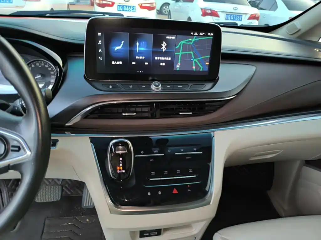 Buick GL8 — миниатюра 13