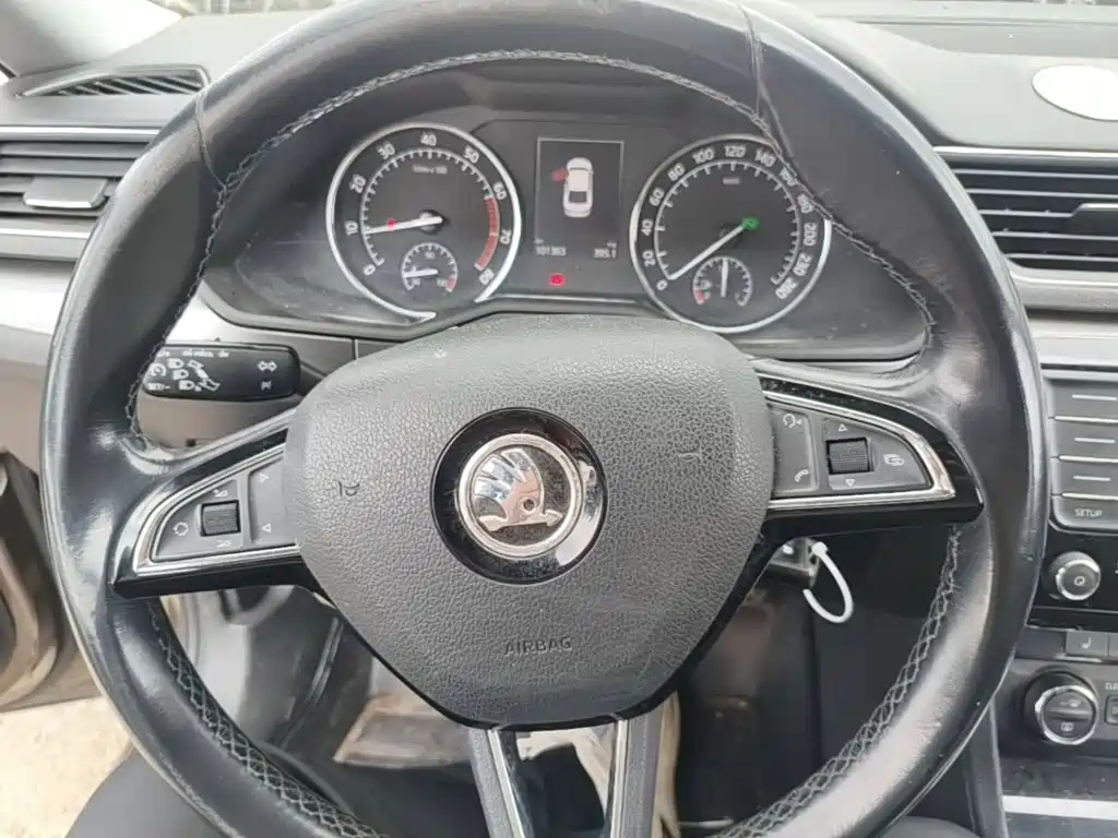 Skoda Superb — миниатюра 11