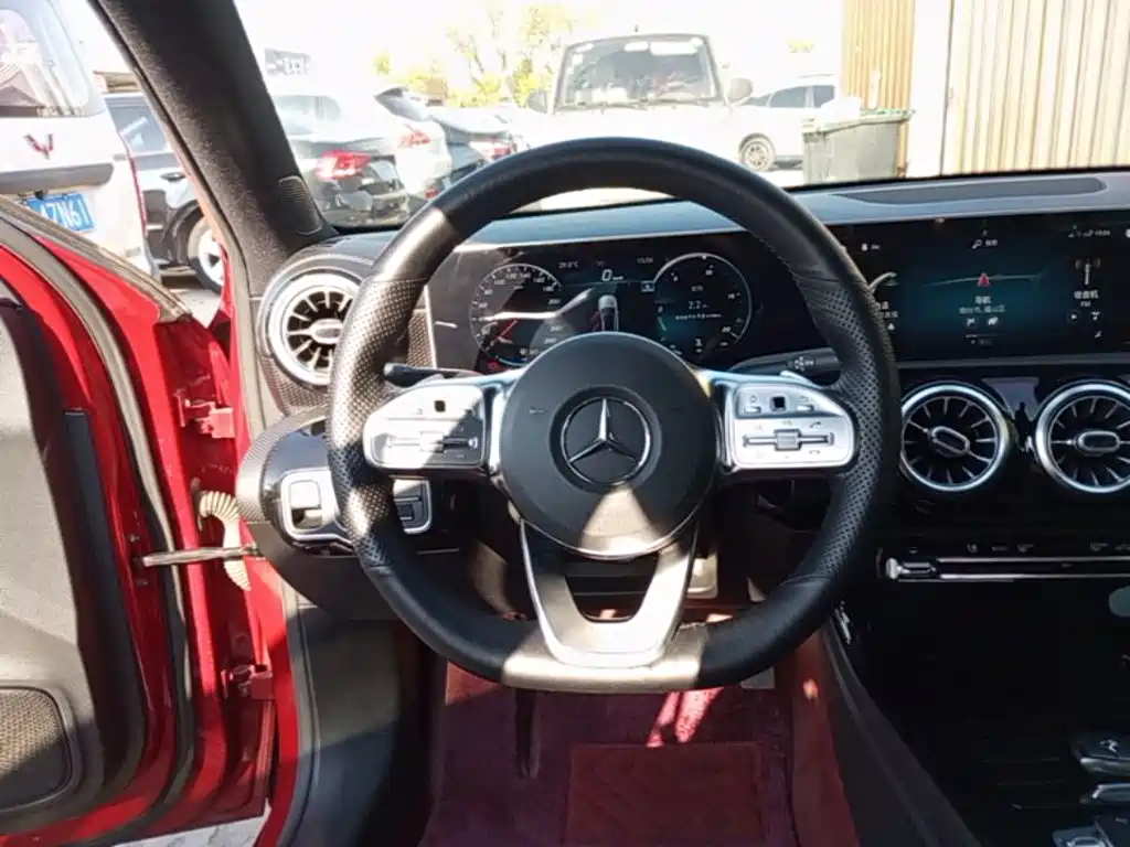 Mercedes-Benz A-Class — миниатюра 11