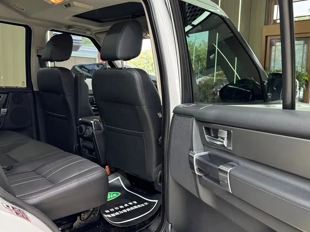 Land Rover Discovery — миниатюра 7