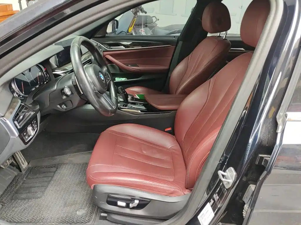 BMW 5 Series — миниатюра 8