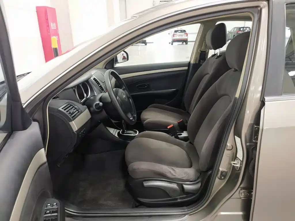 Nissan Sylphy — миниатюра 10