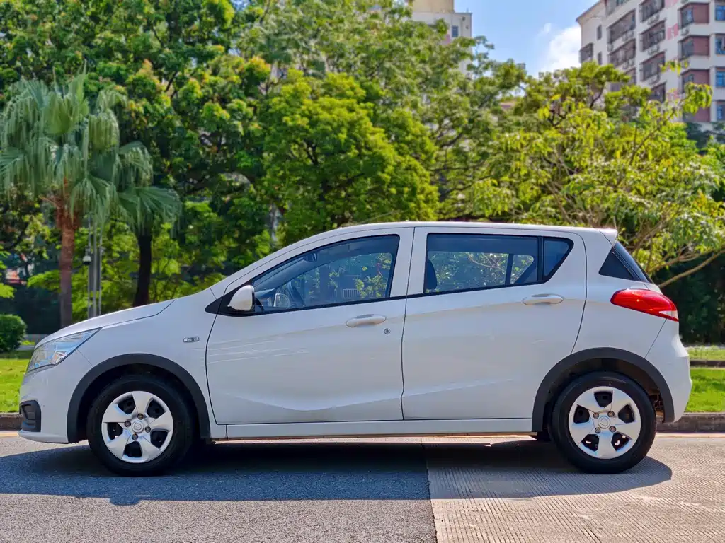 Baojun 310 — миниатюра 2