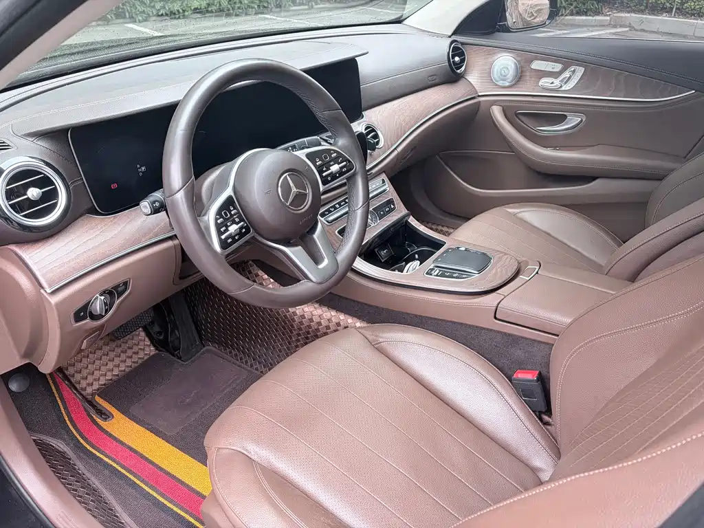 Mercedes-Benz E-Class — миниатюра 7