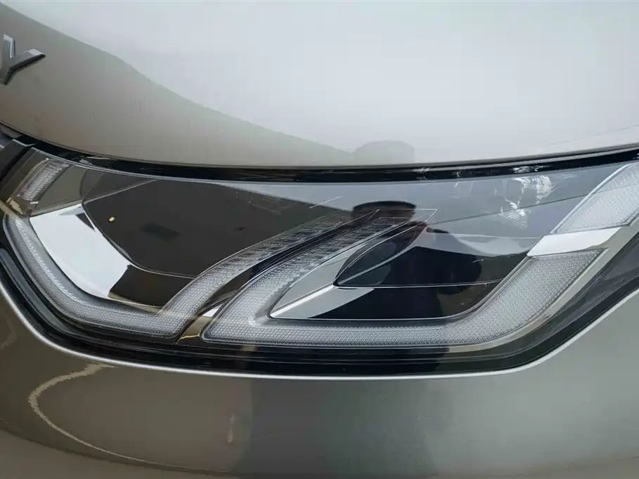 LAND ROVER DISCOVER SPORTS