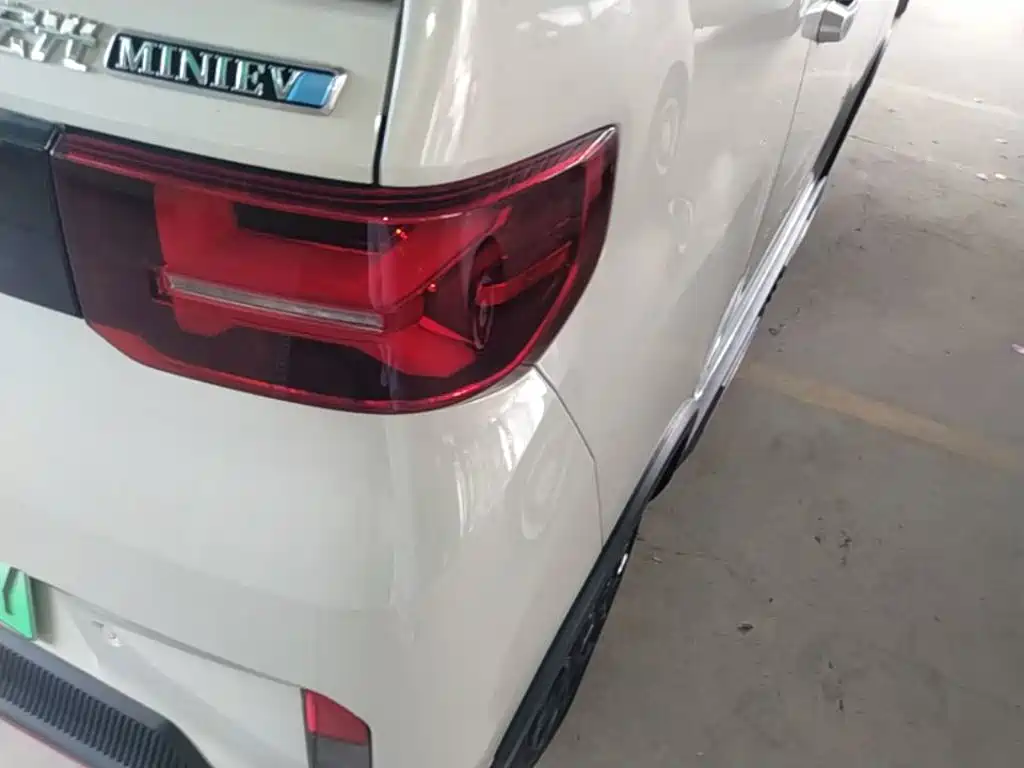 Wuling MINIEV — миниатюра 8