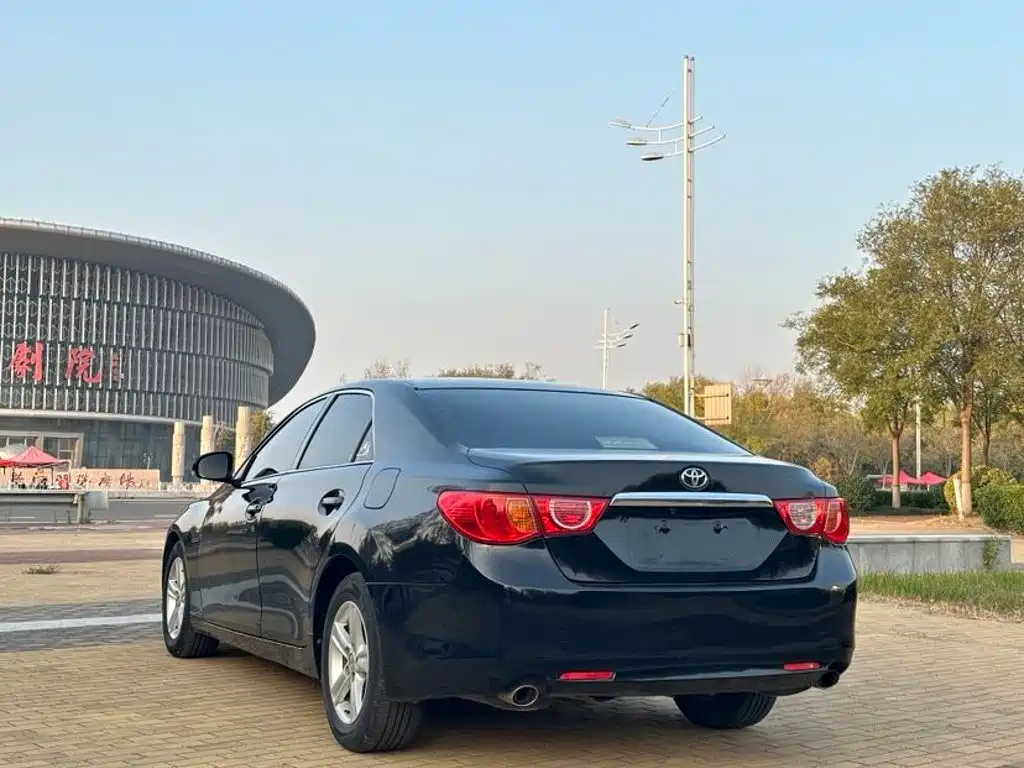 Toyota Reiz — миниатюра 6