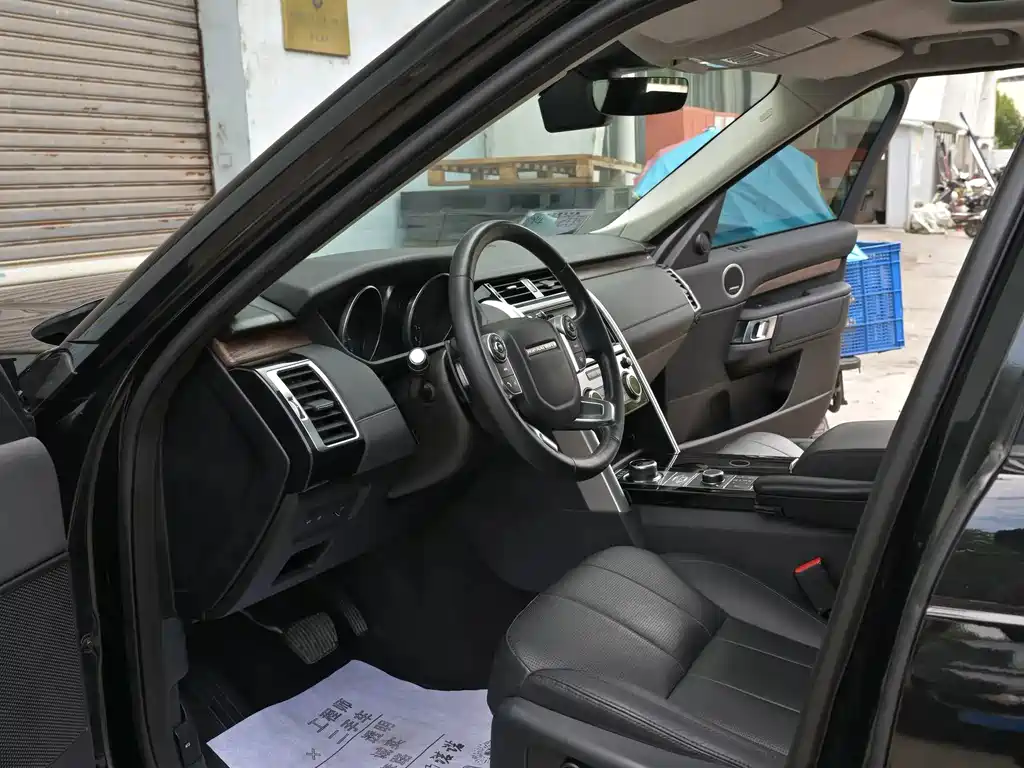 Land Rover Discovery — миниатюра 7