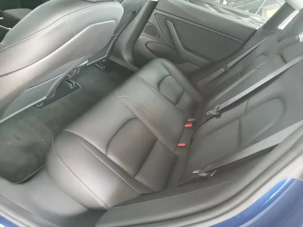 Tesla Model 3 — миниатюра 17
