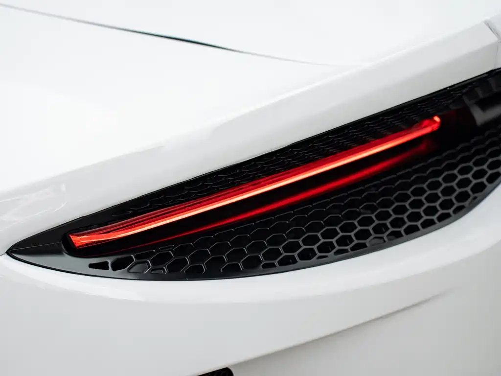 McLaren GT — миниатюра 8
