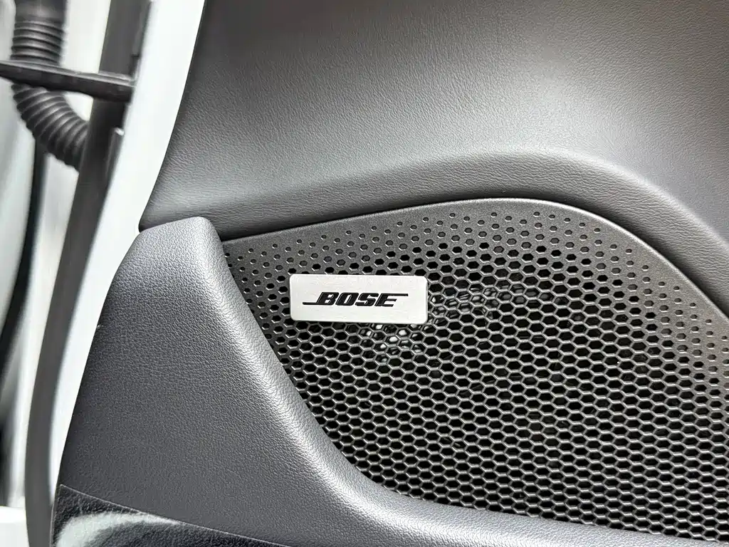 Porsche Taycan — миниатюра 5