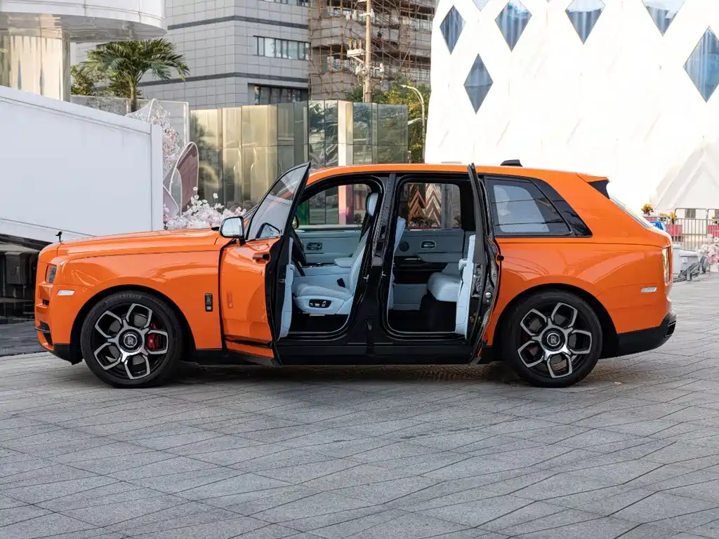 Rolls-Royce Cullinan — миниатюра 8