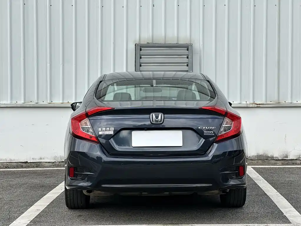 Honda Civic — миниатюра 8