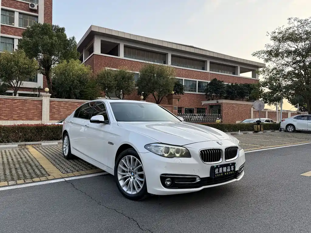 BMW 5 SERIES