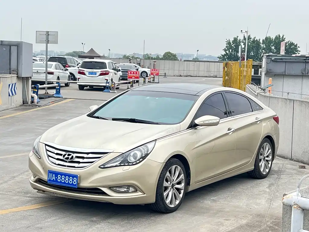 Hyundai Sonata 2012
