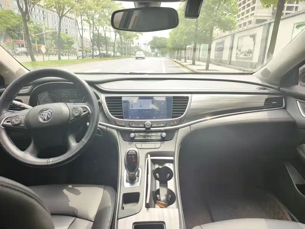 Buick LaCrosse — миниатюра 9