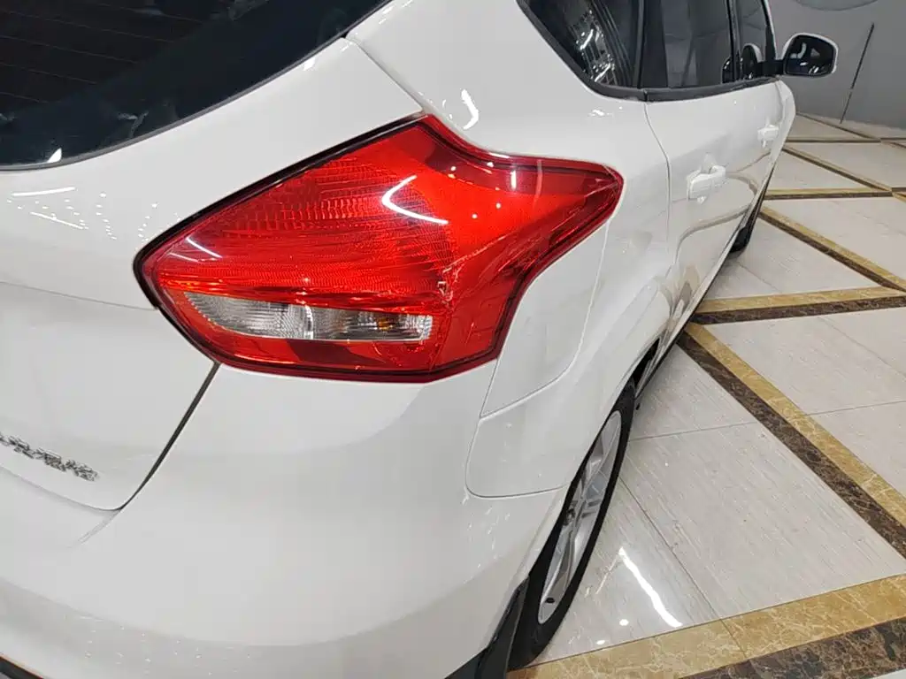 Ford Focus — миниатюра 8